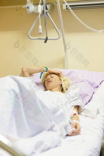 <strong>卧床</strong>不起女病人恢复手术医院护理