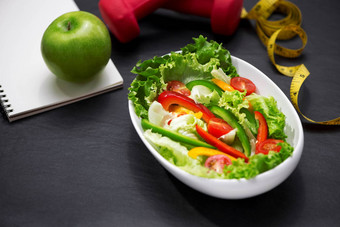 健康的<strong>健身餐</strong>新鲜的沙拉饮食概念