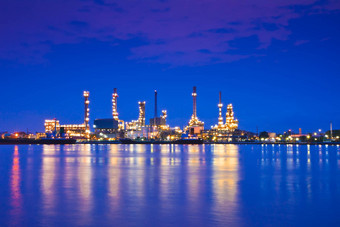 石油炼油厂植物《暮光之城》曼谷泰国
