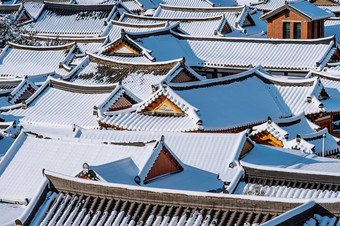 屋顶全州传统的朝鲜文村覆盖雪全州韩屋村冬天南韩国