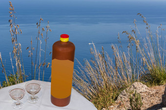 瓷器瓶利口酒背景海