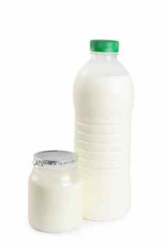 牛奶酸奶孤立的白色