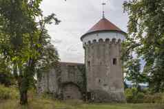瞭望塔中世纪的废墟卡尔克和城堡皮夫卡斯洛