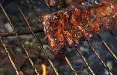 架猪肉备用肋骨火烧烤烧烤