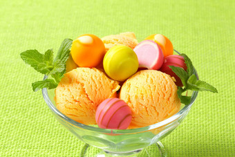 水果口味的冰奶油果仁糖图片