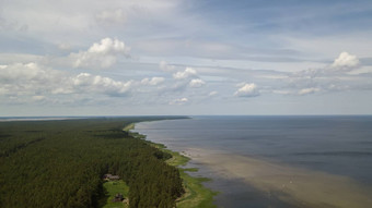 恩古雷拉脱维亚空中视图农村无人机前视图
