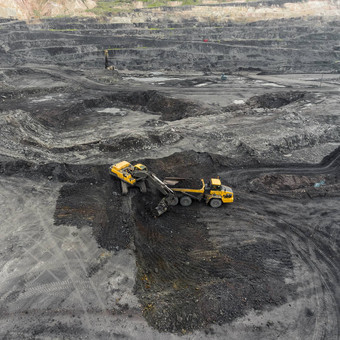 空中视图开放坑我的加载岩石矿业煤炭<strong>萃取</strong>行业