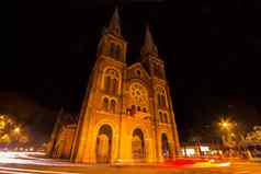 晚上视图我们的爵士大教堂谁警察局城市越南