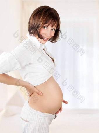 怀孕了女人肖像