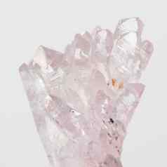 粉红色的石英晶体