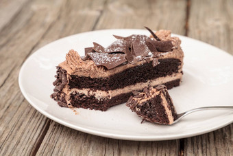 潮湿的魔鬼食物巧克力蛋糕被称为巴黎蛋糕