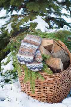 羊毛连指手套一满篮柴火雪圣诞树