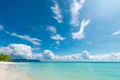 纯清晰的水安达曼海软白色沙子