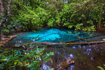 具有里程碑意义的甲米蓝色的湖丛林美丽的自然奥布耶