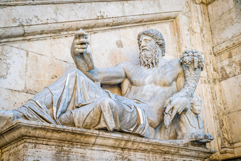 罗马雕像朱庇特<strong>神殿</strong>的山
