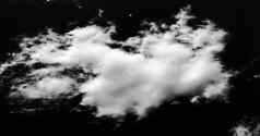 孤立的白色云黑色的天空背景云黑色的天空