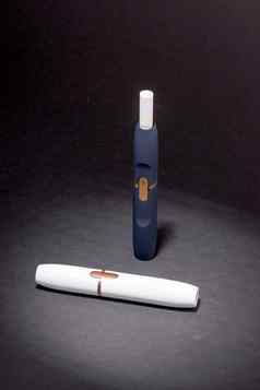 最新的电子香烟加热烟草系统iqos