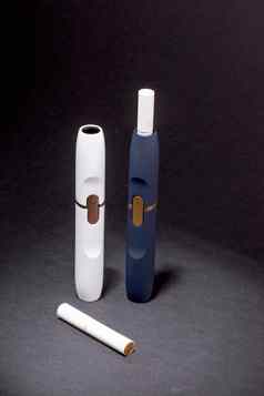 最新的电子香烟加热烟草系统iqos