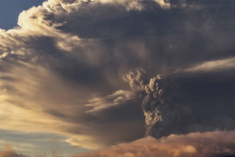 火山喷发俱乐部烟灰大气