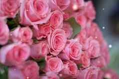 花束粉红色的玫瑰春天婚礼明信片概念