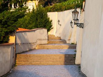 城堡楼梯布拉格城堡中世纪的楼梯古董<strong>灯布</strong>拉格捷克共和国