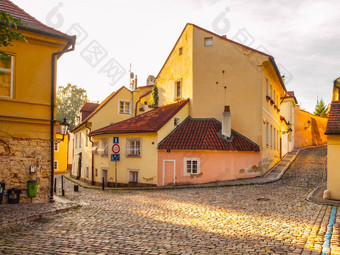 中世纪的狭窄的鹅卵石街小古老的房子<strong>新增功能</strong>斯维特hradcany区布拉格捷克共和国