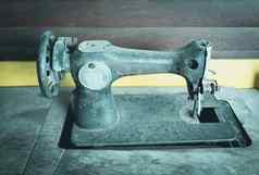 古董手缝纫机特写镜头缝纫机