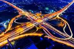 空中视图城市景观交通高速公路晚上