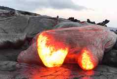 倒熔岩坡火山火山火山喷发岩浆