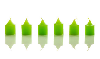 绿色蜡烛白色背景