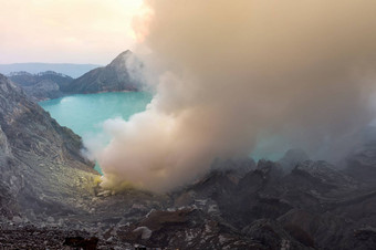硫烟雾火山口火山口官网火山印尼