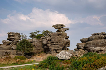 风景优美的视图布里姆汉姆岩石约克郡山谷国家公园