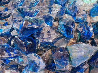 蓝色的石英石头玻璃块