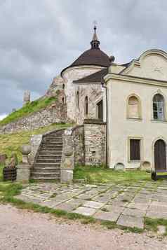 废墟石头中世纪的哥特城堡potstejn