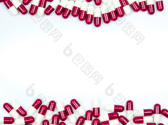 色彩斑斓的抗生素胶囊药片孤立的白色背景复制空间药物电阻抗生素药物合理的健康政策健康保险概念