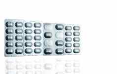 银铝箔泡包孤立的白色背景制药包装行业药店产品抗生素药物电阻药片现代包装保护光