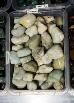 海蓝宝石蓝色的水苍玉宝石石头矿物岩石