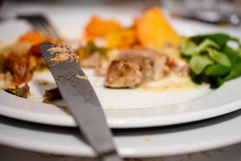钢刀板部分消耗猪肉牛排金烤土豆沙拉