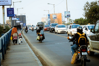 当他加尔各答12月晚上交通城市汽车高速公路路交通小时街下降马杰哈特桥桥加尔各答的替代交通走廊