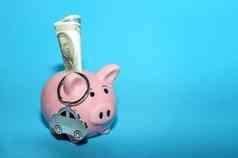 粉红色的小猪银行车表格有色概念储蓄财务状况贡献财产