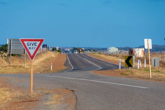 给街标志澳大利亚人没完没了的内地道路