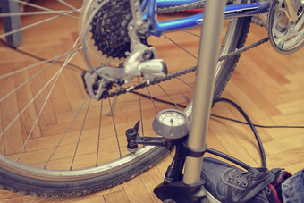 膨胀轮胎自行车泵空气轮自行车首页维护自行车自行车服务维护季节