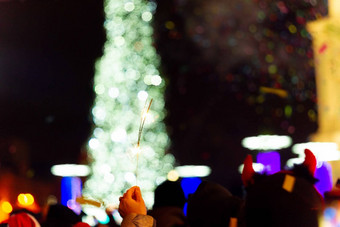 一年庆祝<strong>活动</strong>主要广场很多烟雾灯salute五彩纸屑模糊色彩斑斓的背景孟加拉语火手手套前景<strong>音乐会</strong>场景蓝色的光一边框架