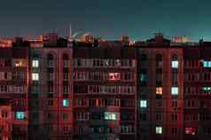 晚上长曝光照片地板高层建筑红色的蓝色的颜色大城市生活这里!
