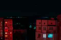 长曝光照片高层建筑红色的蓝色的灯晚上城市景观大城市生活