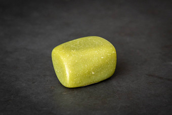 奶油石黄油玉石头黄色的绿色音调