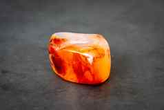 中国人玛瑙宝石光滑的表面白色橙色深代表音调