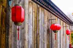 中国人灯笼挂木墙亚洲一年传统