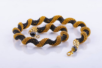 手工制作的小珠手镯黑色的黄金珠子