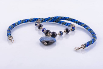 手工制作的设计师项链蓝色的音调珠子自然石头